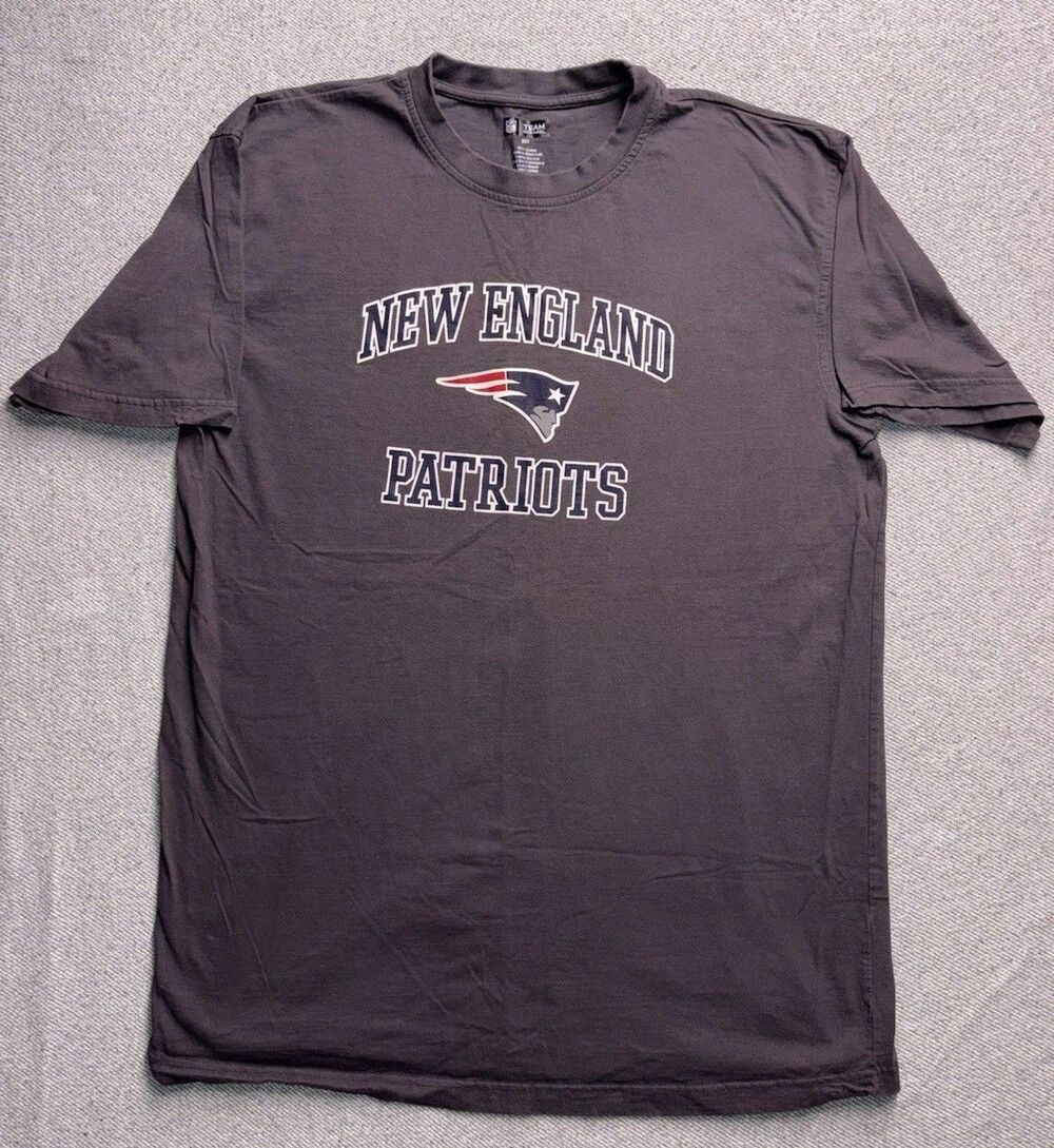 NFL Team Apparel New England Patriots Graphic Tee - Gray- Size 2XT